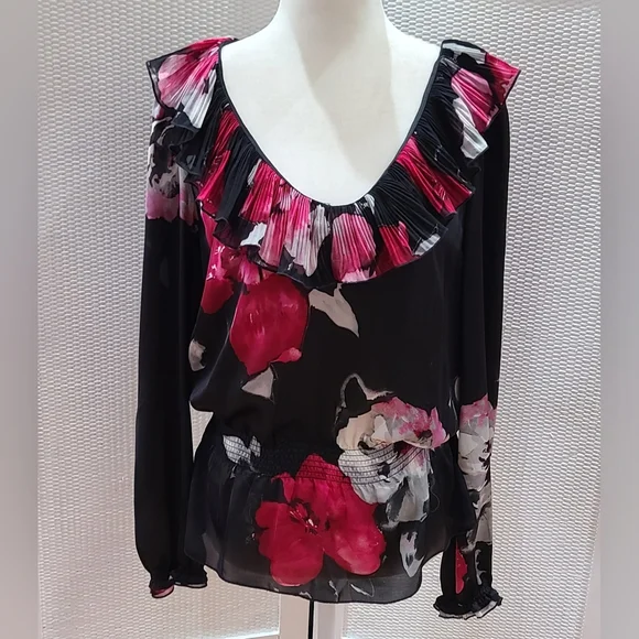 White House Black Market ruffle neck floral top size Small - Picture 1 of 2